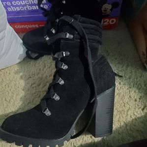 4inch booties size 7 black